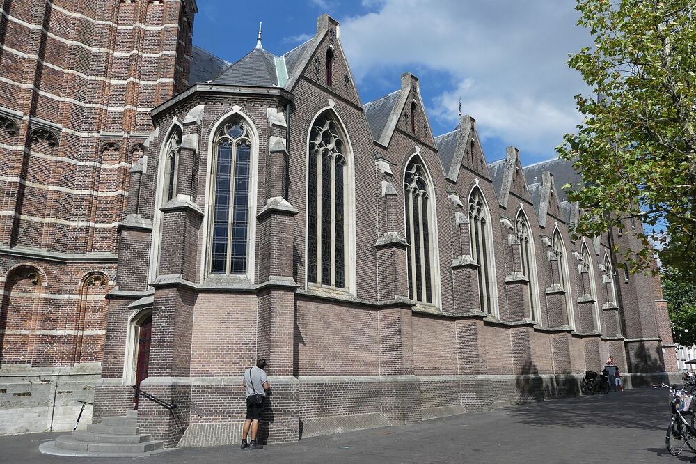 De gotische zijgevel van de Sint-Jansbasiliek in Oosterhout