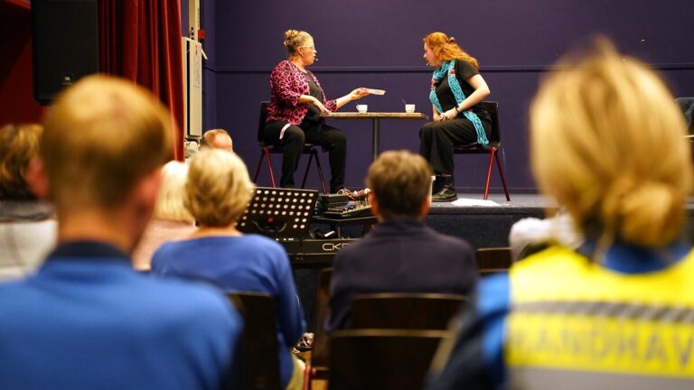 Buurttheater ‘Bij twijfel niet doen’ – Theater De Schelleboom — theater in Oosterhout